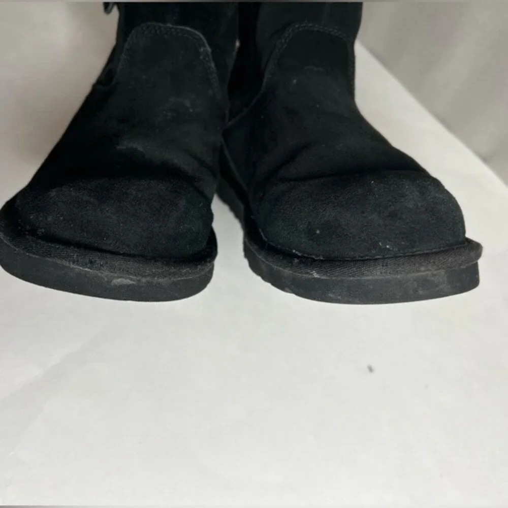 Ugg Women's Shoes Ugg Cargo 5918  Black Suede And Shearling Boots Size 6